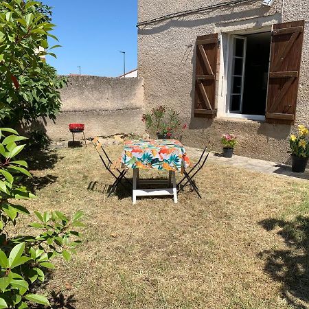 Joli Studio En Rez-De-Chaussee Pradines  Luaran gambar