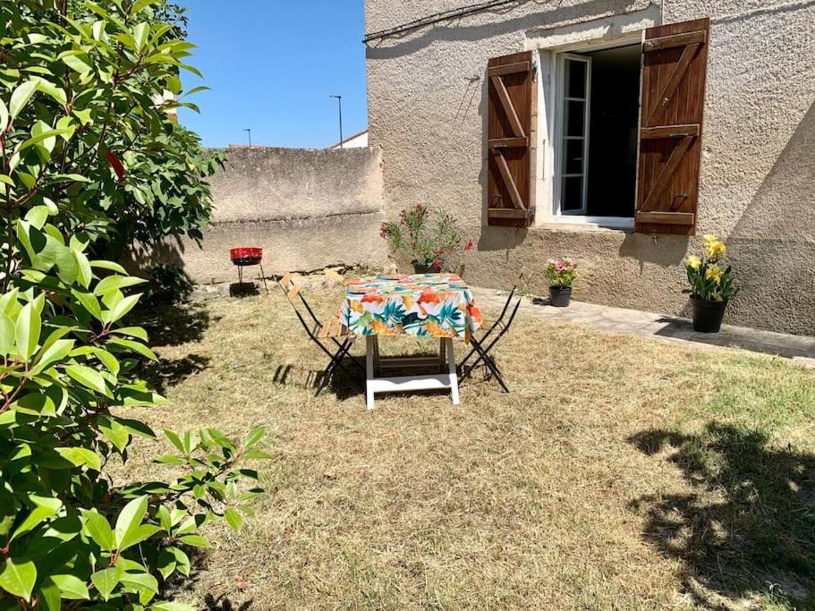 Joli Studio En Rez-De-Chaussee Pradines  Luaran gambar