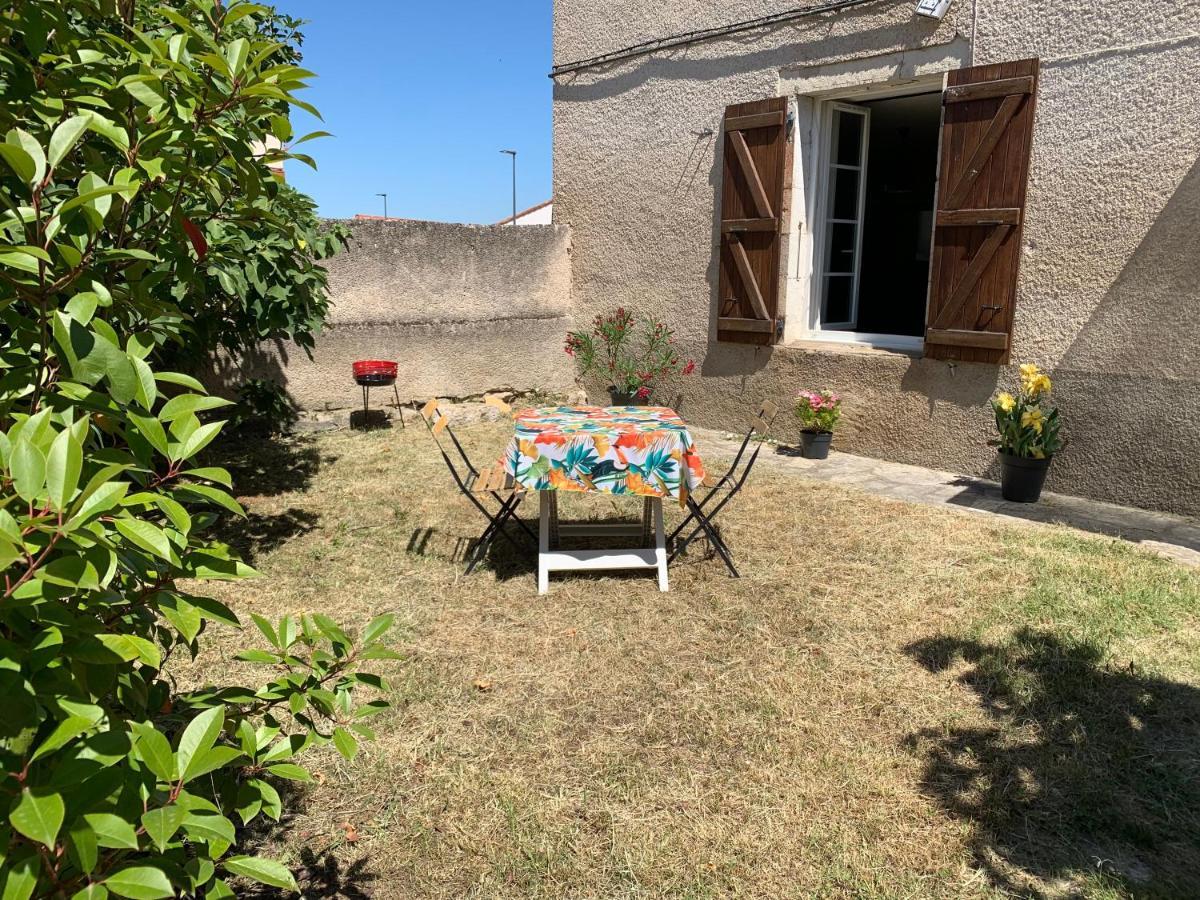 Joli Studio En Rez-De-Chaussee Pradines  Luaran gambar